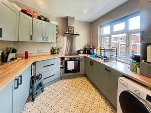 Kitchen- click for photo gallery